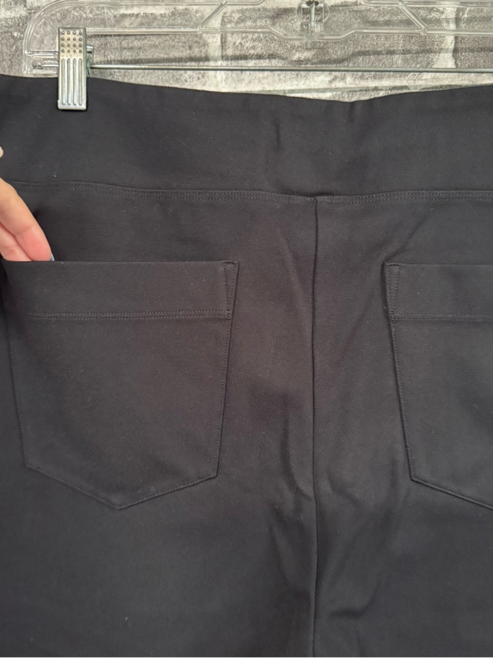 Cabi Cheeky Pant black cropped pull on pockets - Picture 10 of 10